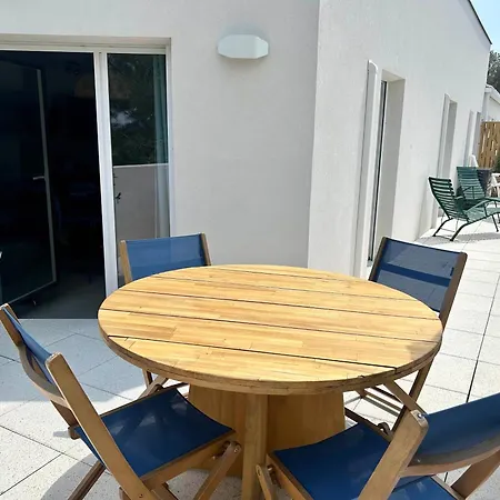Blue Note -4 Etoiles-terrasse Vue-2 Parking