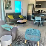 Blue Note -4 Etoiles-terrasse Vue-2 Parking