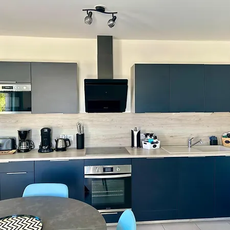 Blue Note -4 Etoiles-terrasse Vue-2 Parking Balaruc-les-Bains