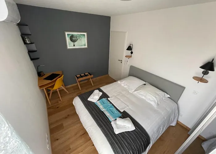 Blue Note -4 Etoiles-terrasse Vue-2 Parking Balaruc-les-Bains